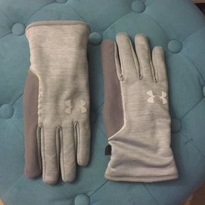 Under Amour Women’s Gloves-NWOT
